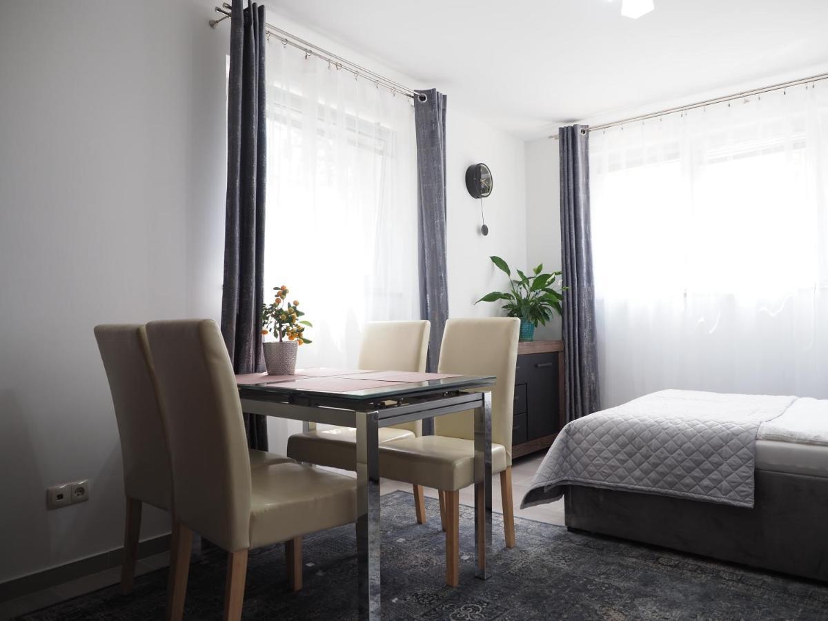 Adobe Apartment - Przytulny I Free Parking Βρότσλαβ Εξωτερικό φωτογραφία